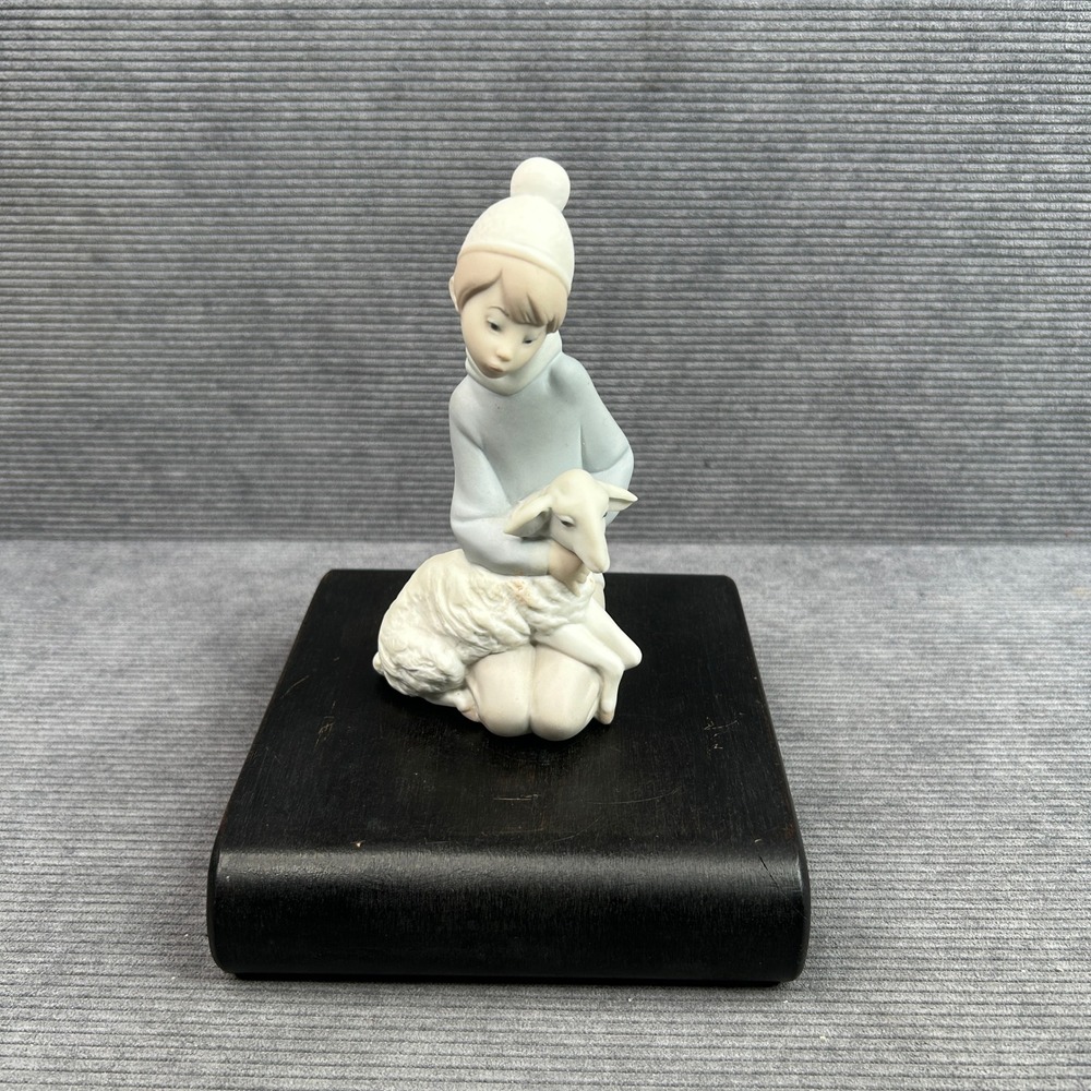 Lladro 5125 Shepherd Boy With Lamb Porcelain Figurine Matte Blue Spain 6in